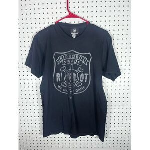 Kid Robot riot skull shirt size M